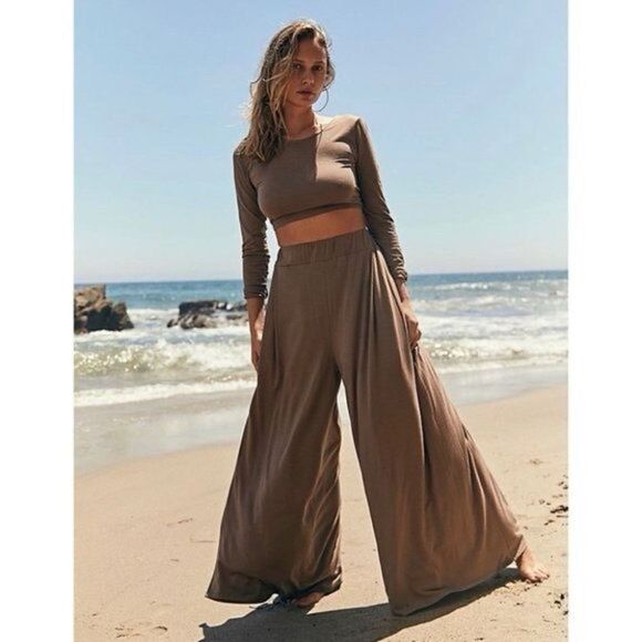 ✨Free People Beach Alia Crop Brown Size Large Top✨ - Picture 2 of 10